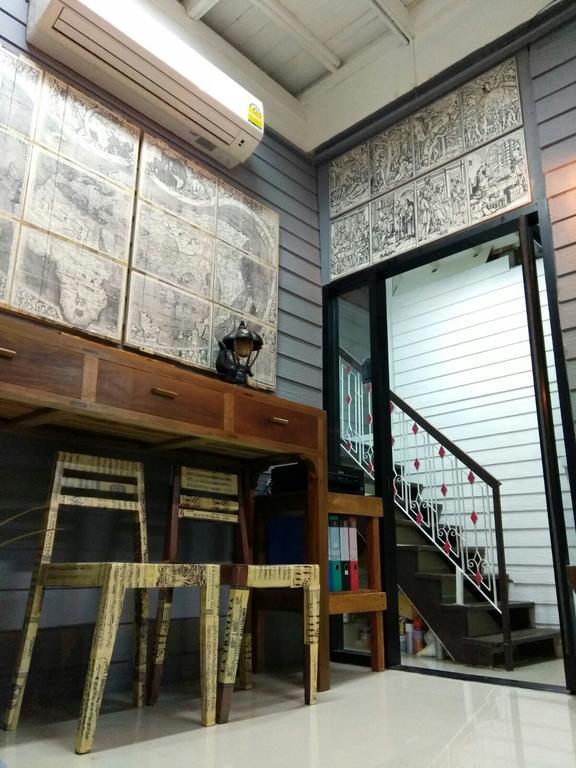 La Rivetta Bangkok Hostel Bagian luar foto
