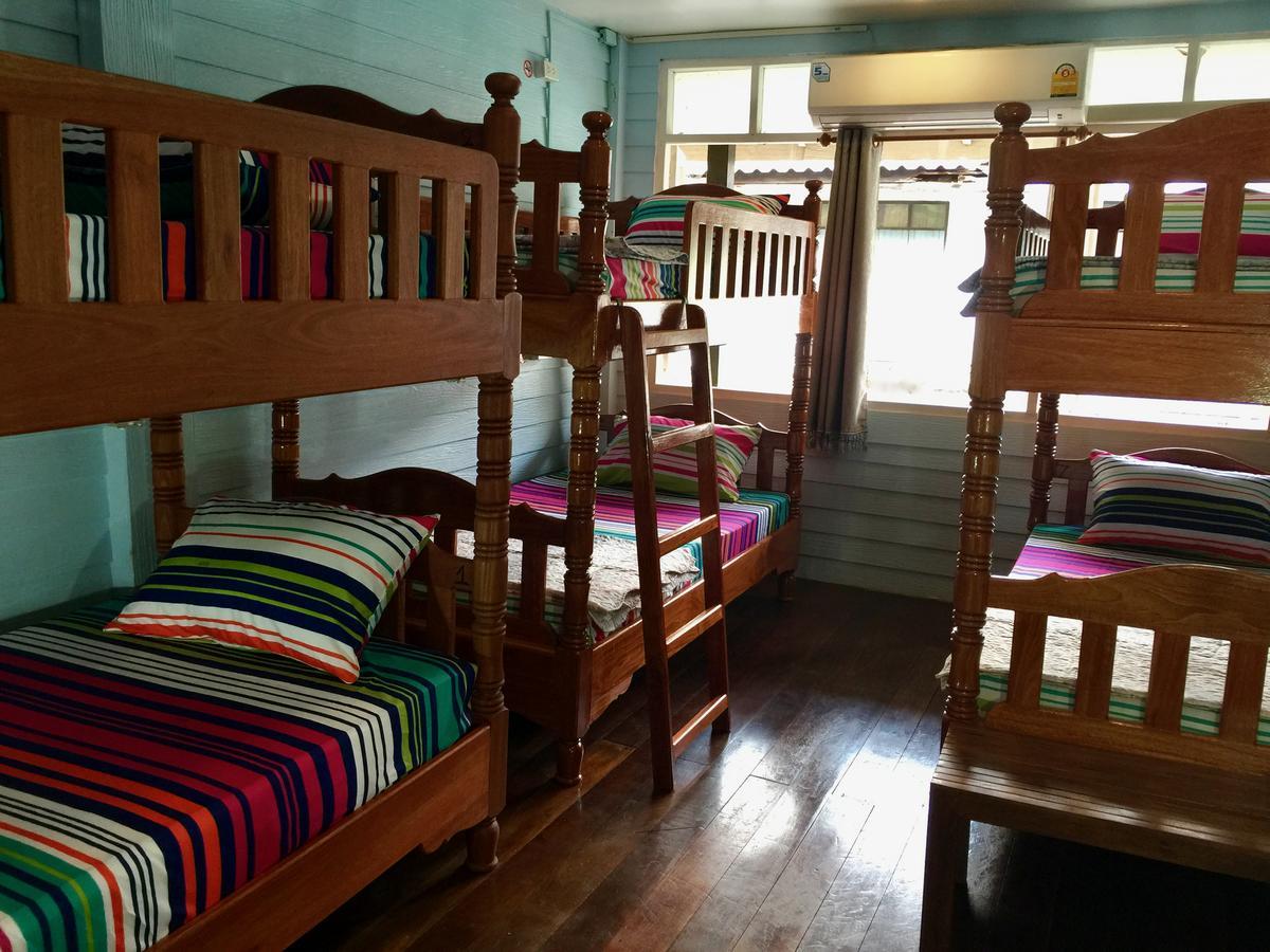 La Rivetta Bangkok Hostel Bagian luar foto